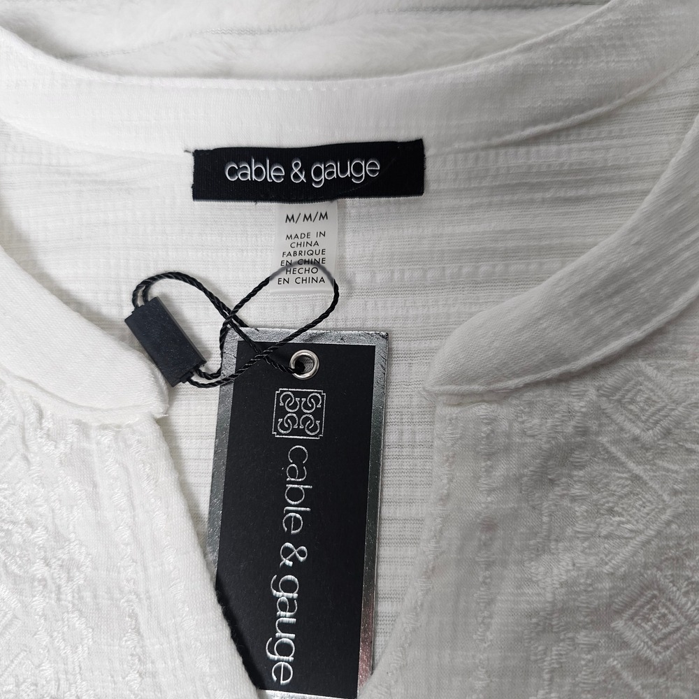 NWT Cable & Gauge White Textured Embroidered V Neck Short Sleeve Tunic Top M - Picture 5 of 10